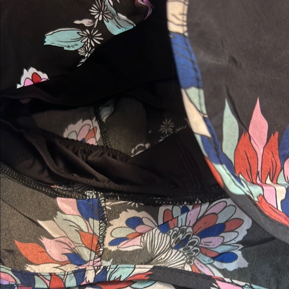 Free People Movement Floral Black‎ Women's Shorts - Picture 3 of 8